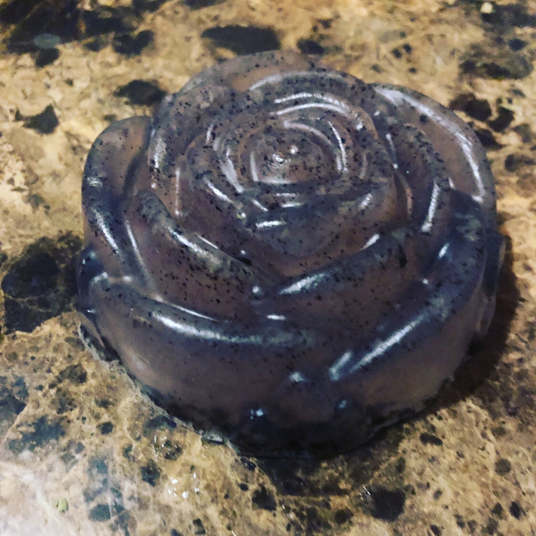 Sy’s Palace Seamossgold Soap w/ frankincense,black seed and raw peppermint.